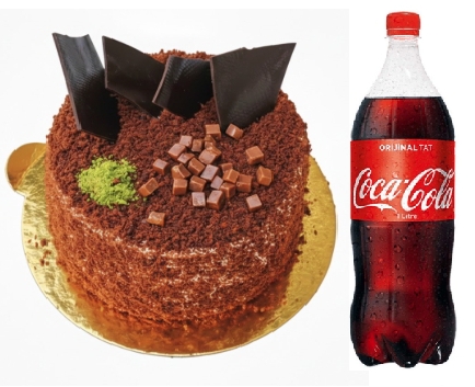 4-6 Kişilik Yaş Pasta - Çikolata Lezzeti ve Serin İçecek pasta