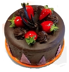 4 ile 6 kişilik yuvarlak çikolatalı yaş pasta pasta